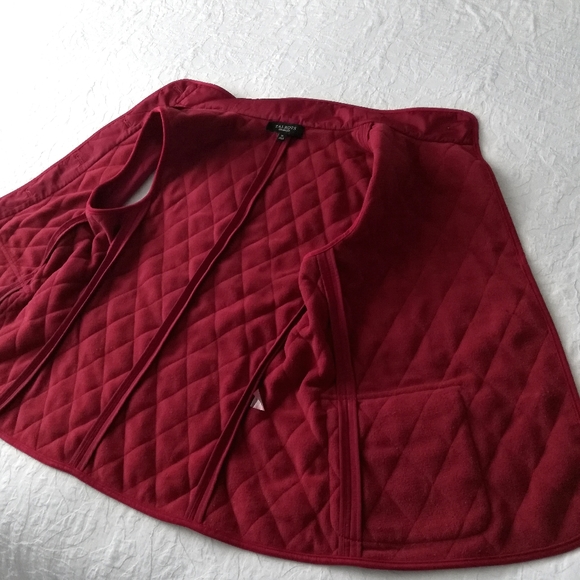 Talbots Deep Red Quilted Button Up Vest With Pockets, Size Medium - Picture 11 of 13